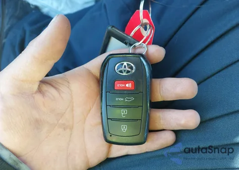 2025 Toyota Camry Le from USA, damaged, VIN 4T1DBADK6SU002162